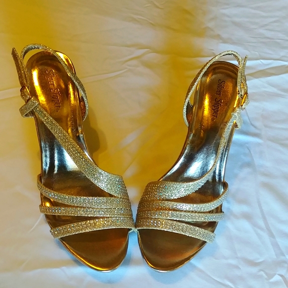 Silver Slipper Shoes - Beautiful Gold Heels.